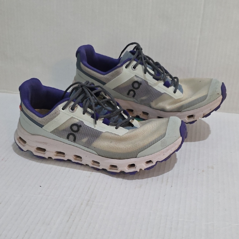 On CloudVista Running Women's Cream and Purple Shoes Size 7 B